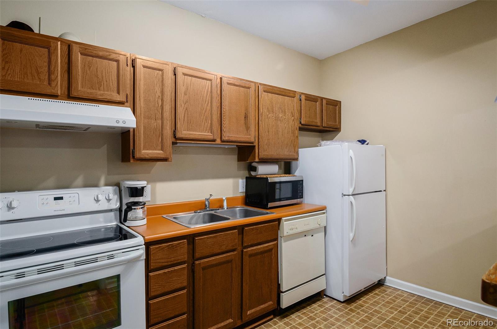 MLS Image #32 for 7105 s gaylord street d04,centennial, Colorado