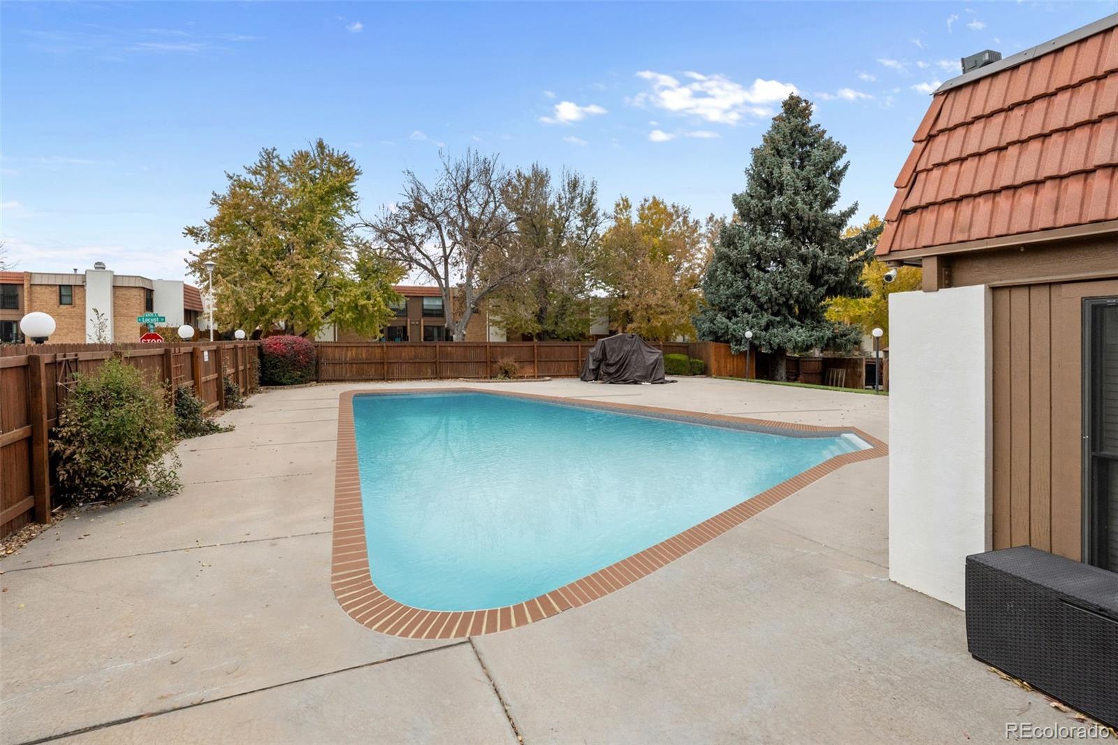 MLS Image #25 for 2869 s locust street,denver, Colorado