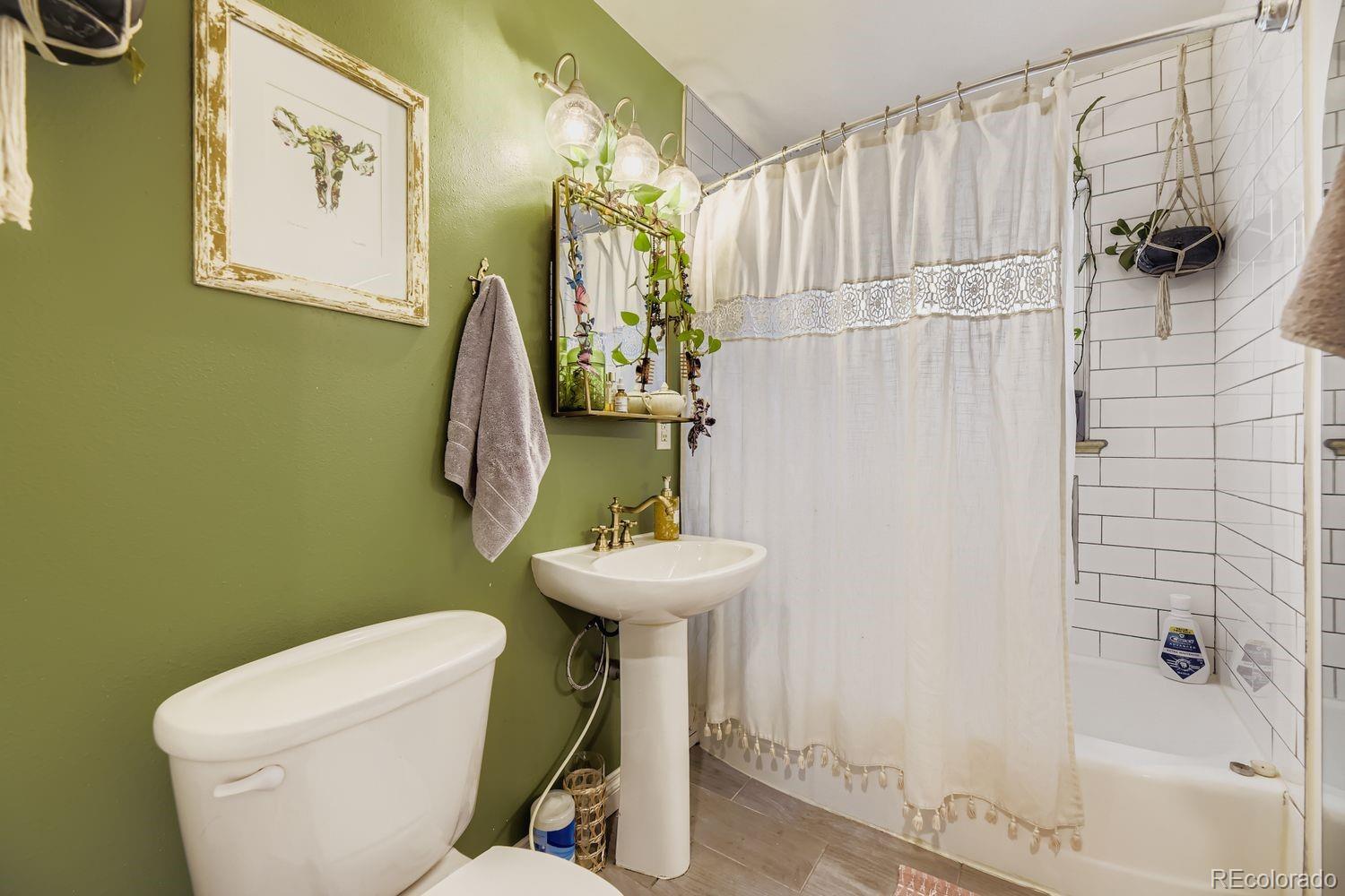 MLS Image #13 for 2535 s hazel court,denver, Colorado