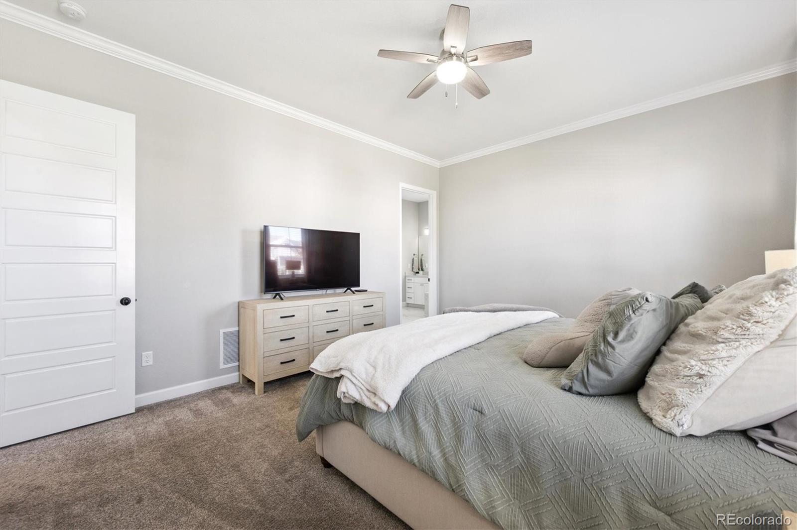 MLS Image #17 for 27705 e davies drive,aurora, Colorado