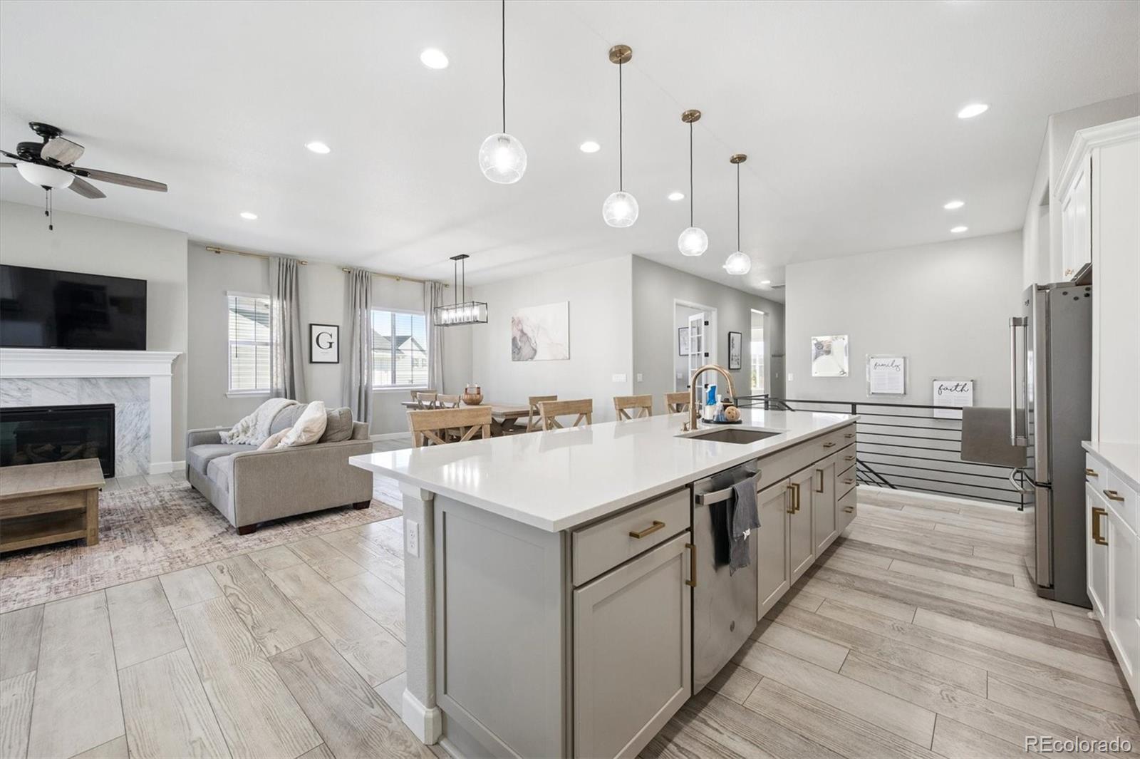 MLS Image #4 for 27705 e davies drive,aurora, Colorado