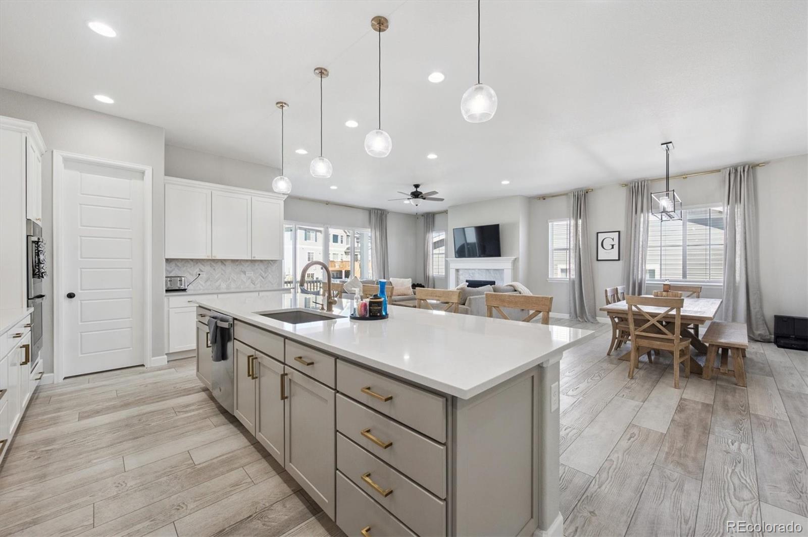 MLS Image #5 for 27705 e davies drive,aurora, Colorado