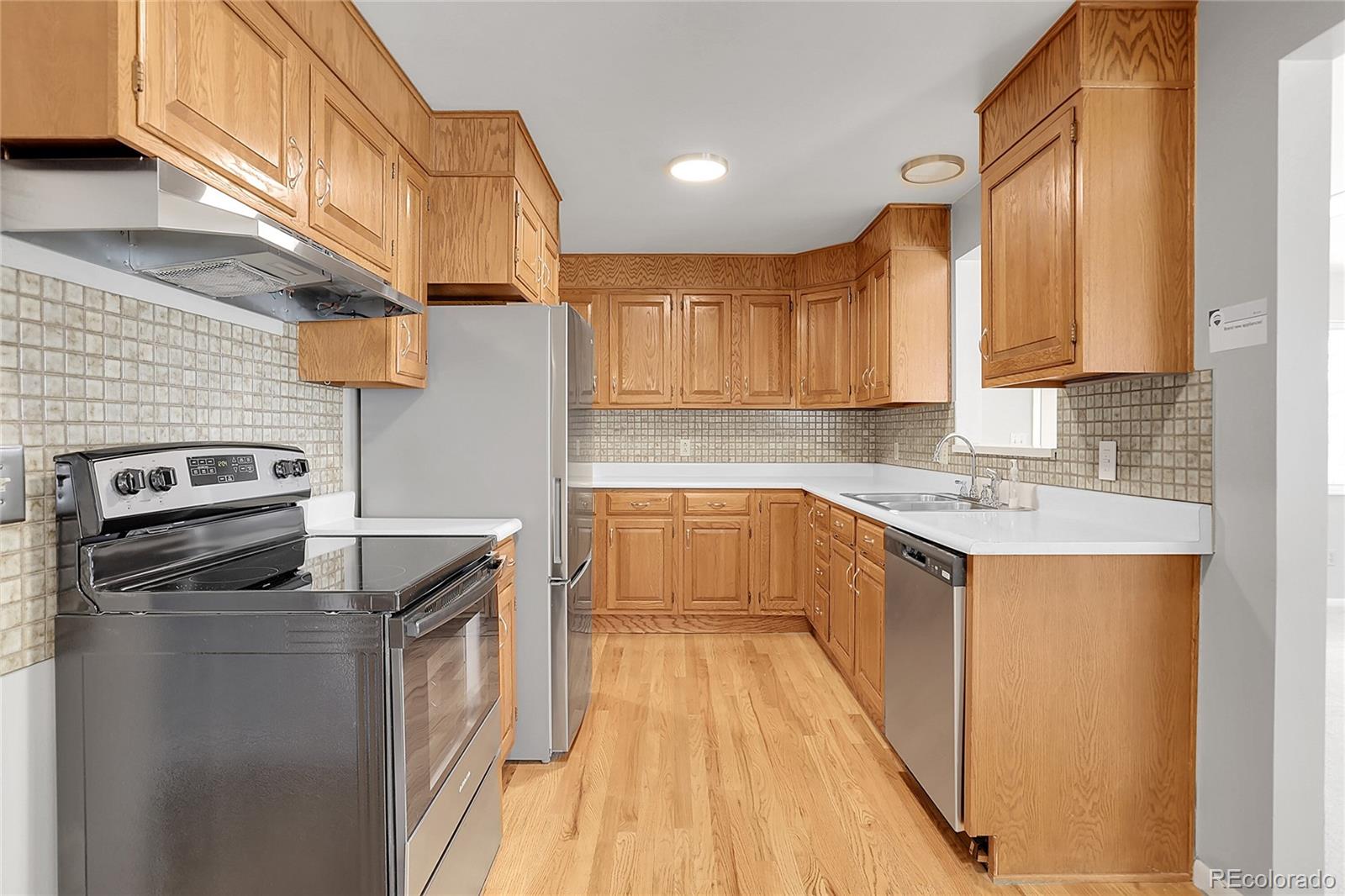 MLS Image #16 for 881  oak street,lakewood, Colorado