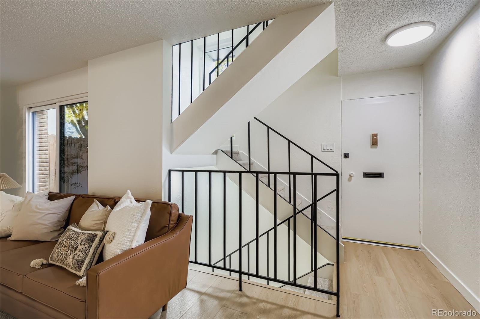 MLS Image #11 for 2823 s locust street,denver, Colorado