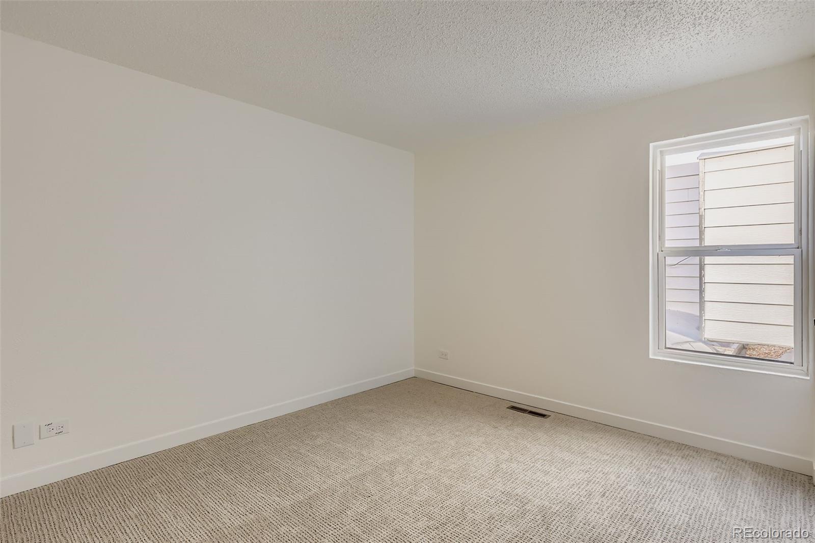 MLS Image #20 for 2823 s locust street,denver, Colorado