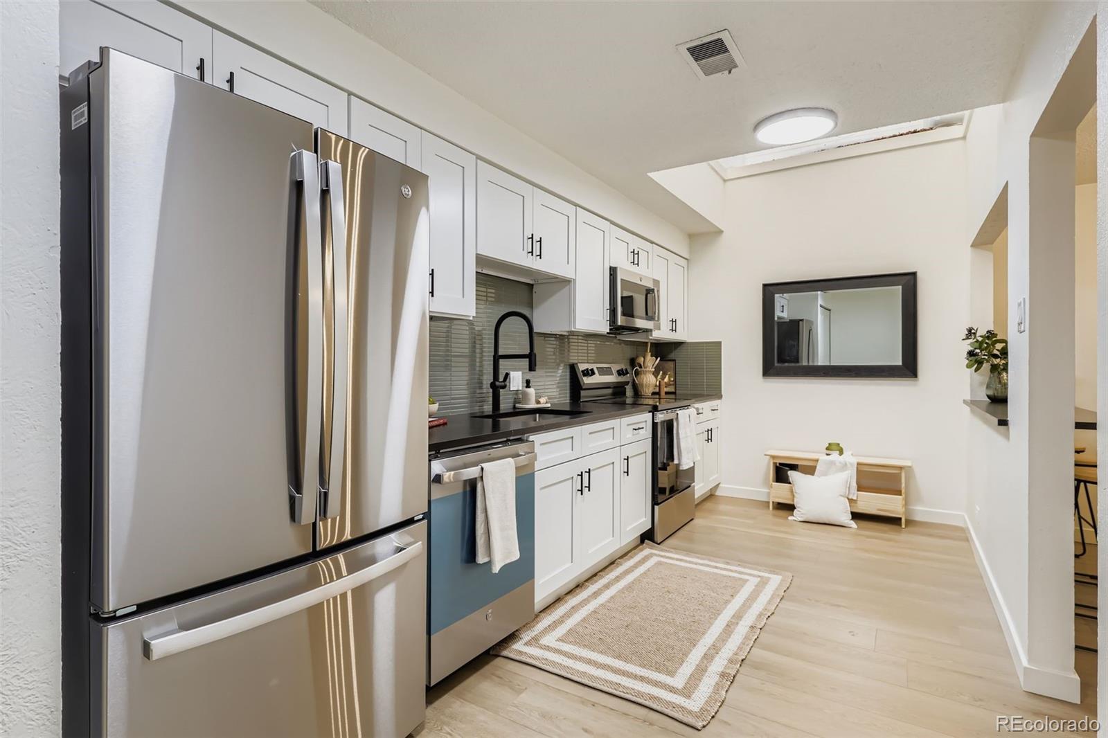MLS Image #9 for 2823 s locust street,denver, Colorado