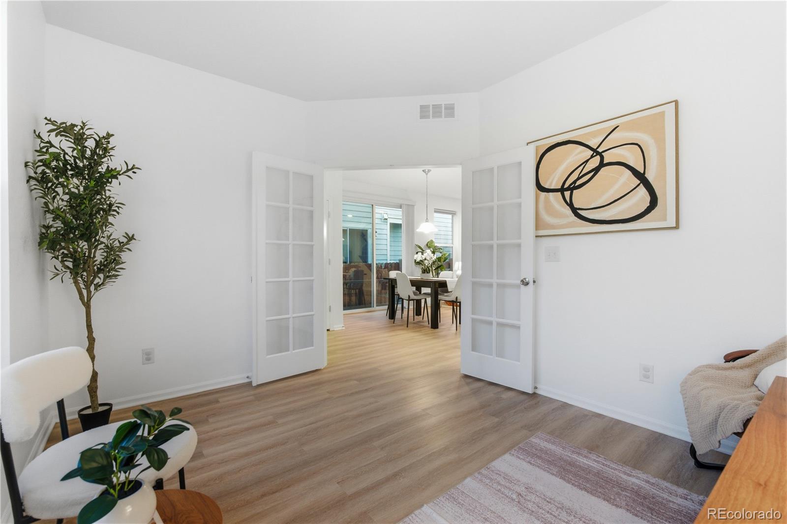 MLS Image #14 for 1527 s dallas circle,denver, Colorado