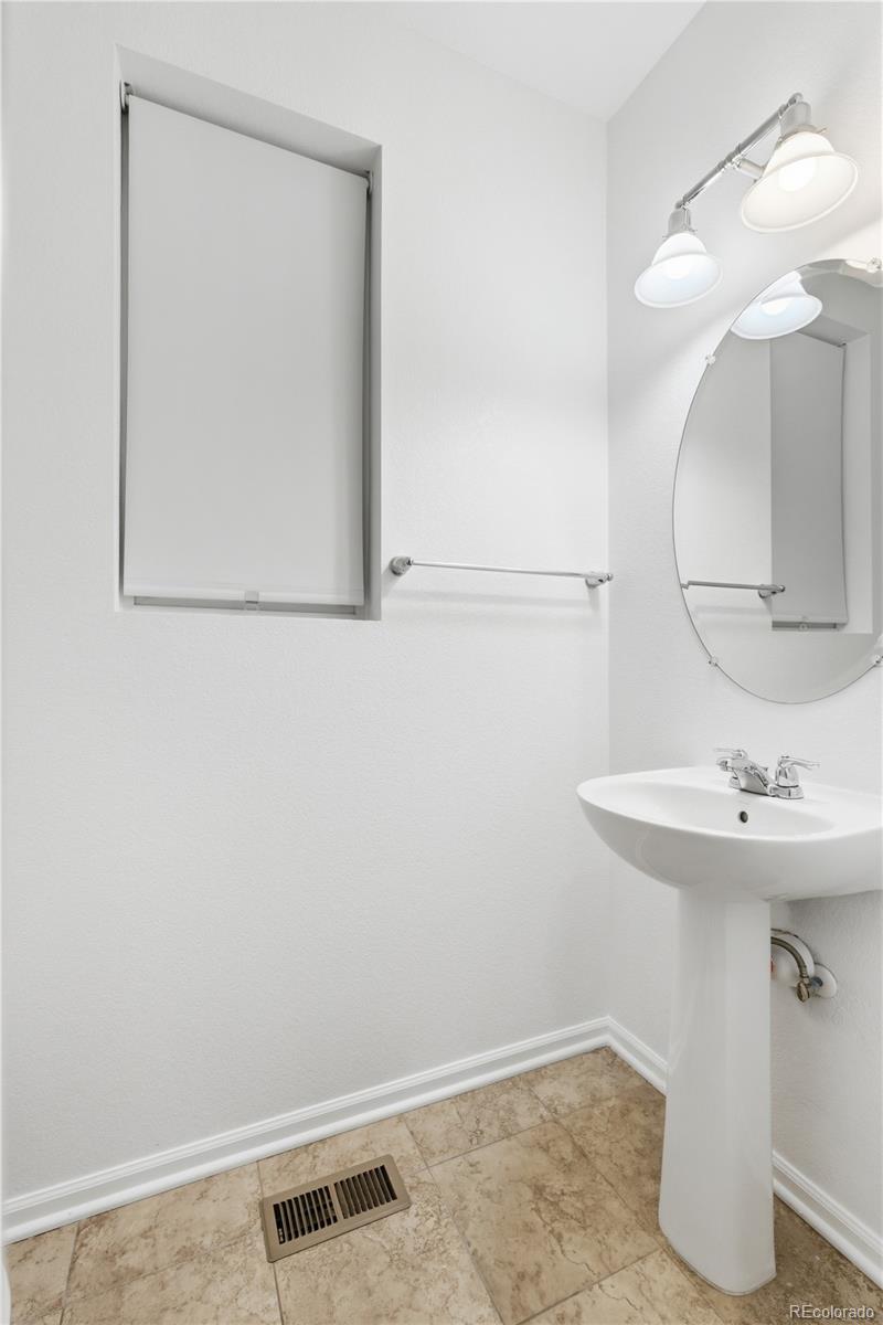 MLS Image #16 for 1527 s dallas circle,denver, Colorado