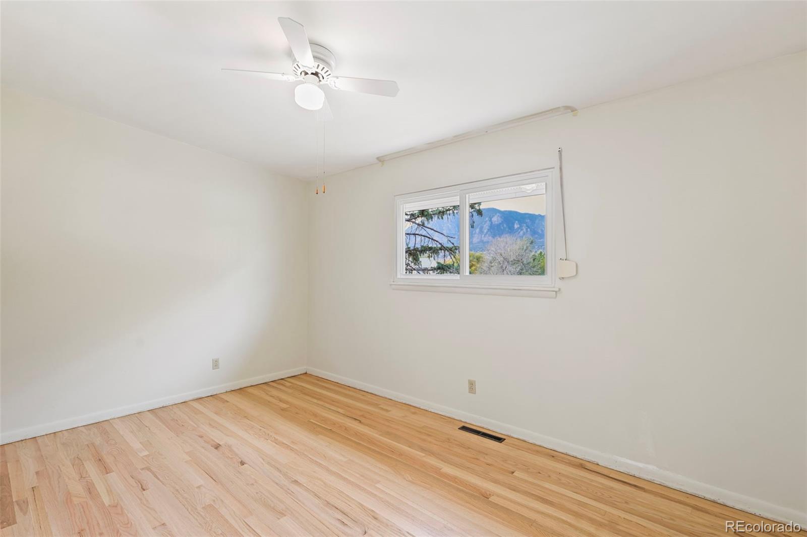MLS Image #13 for 609  crestridge avenue,colorado springs, Colorado
