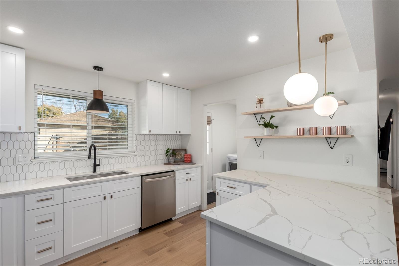 MLS Image #10 for 3302  jasmine street,denver, Colorado