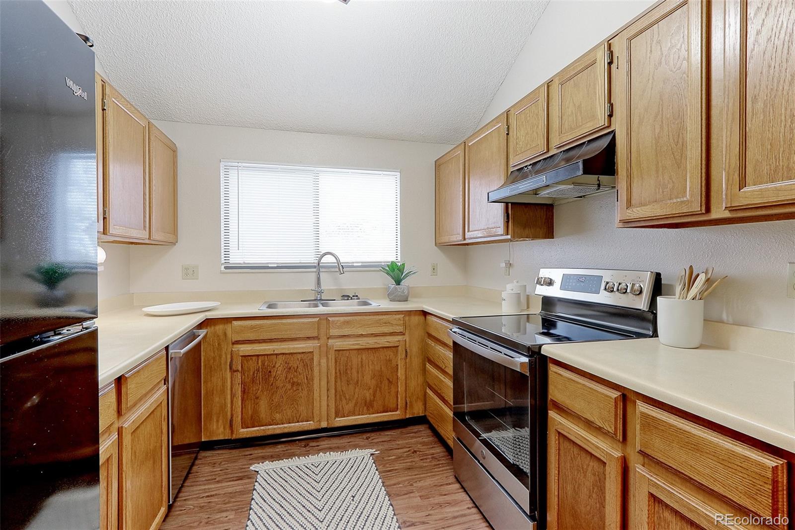 MLS Image #5 for 318  wright street 303,lakewood, Colorado