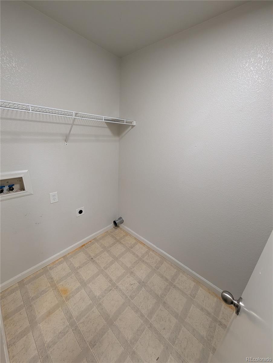 MLS Image #9 for 55652 e 28th place,strasburg, Colorado