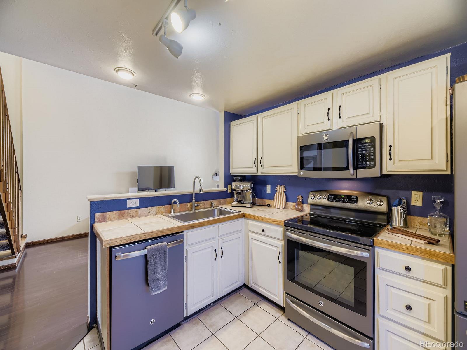 MLS Image #4 for 8878 w plymouth avenue,littleton, Colorado