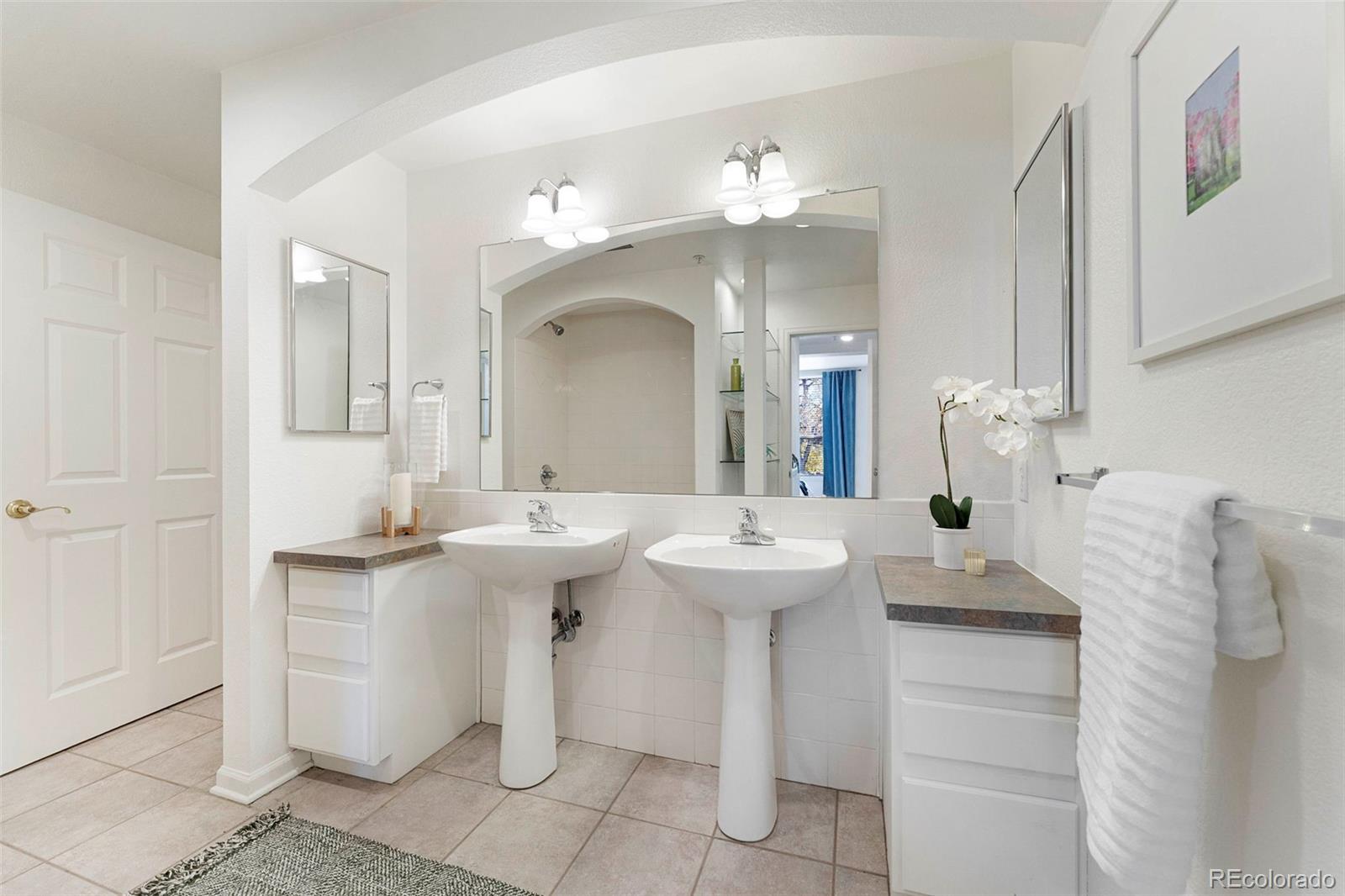 MLS Image #16 for 1521  vine street 107,denver, Colorado