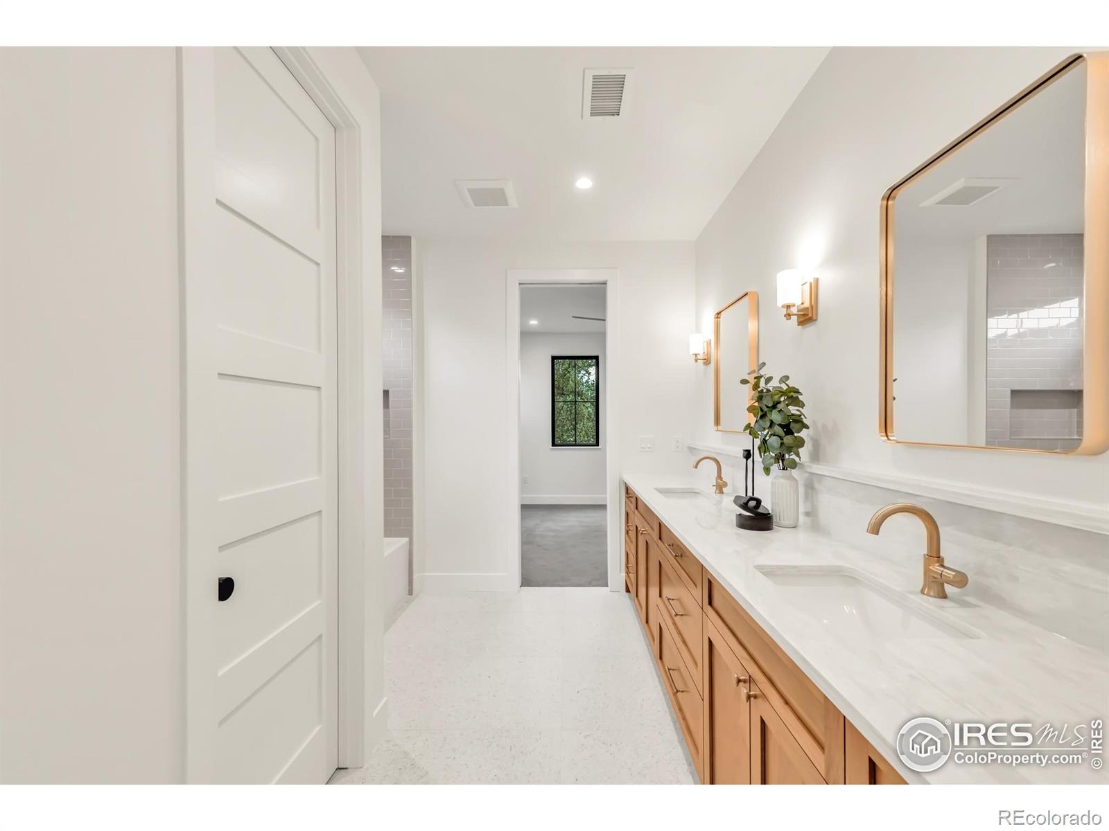 MLS Image #39 for 1476 s josephine street,denver, Colorado