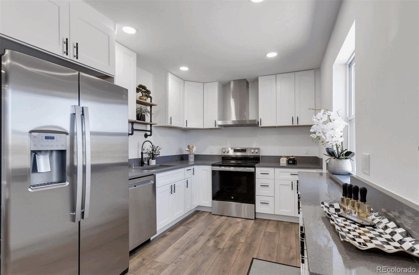 MLS Image #19 for 1285  roslyn street,denver, Colorado