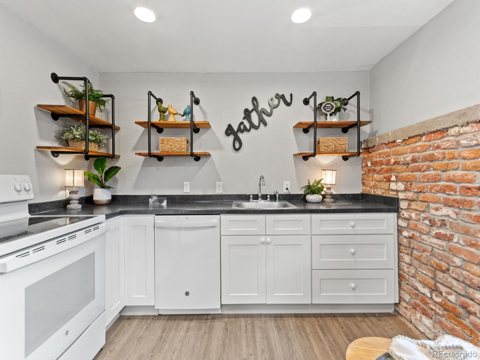 MLS Image #10 for 3055 w 55th avenue,denver, Colorado