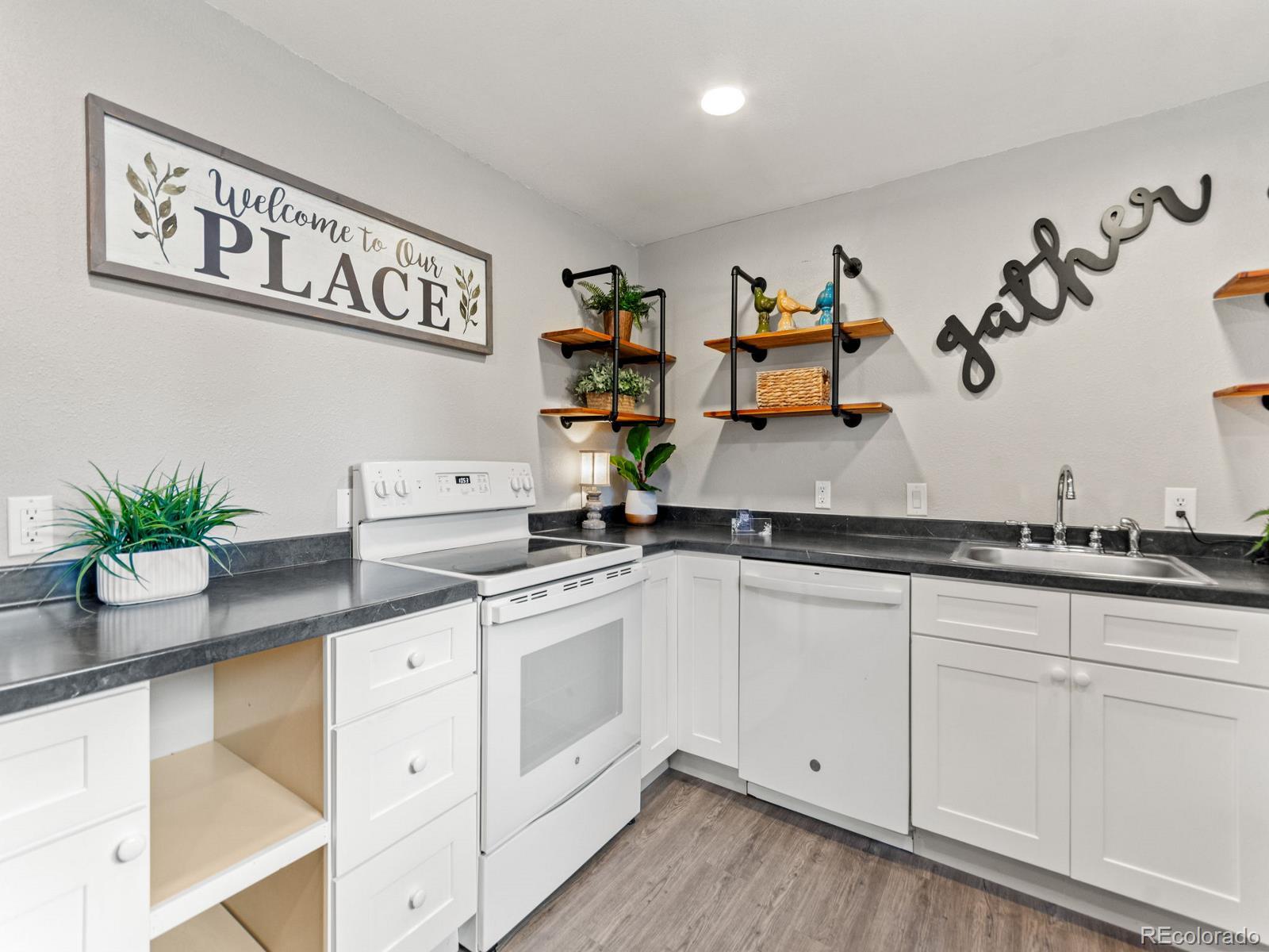 MLS Image #11 for 3055 w 55th avenue,denver, Colorado