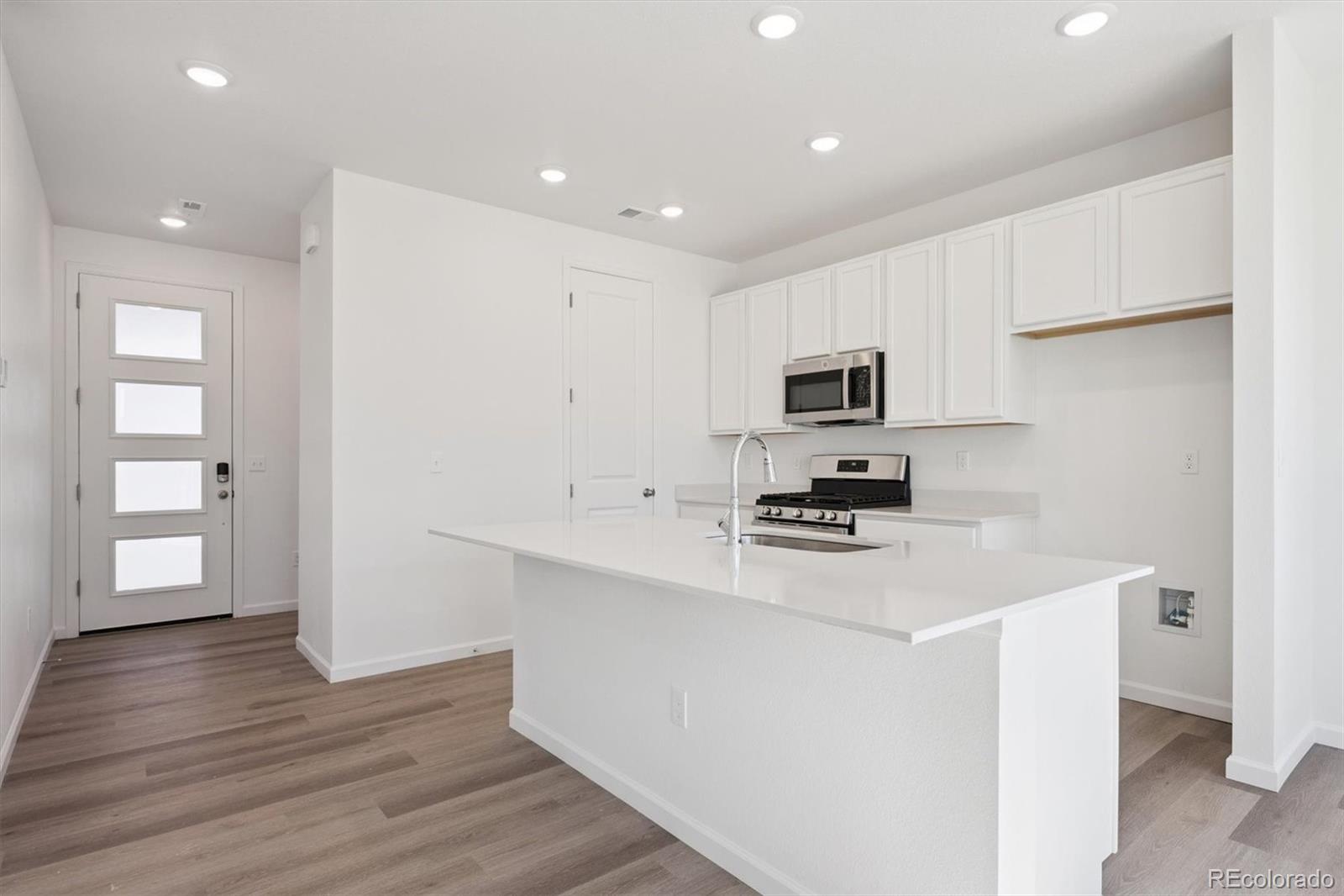 MLS Image #4 for 4121 n haleyville street,aurora, Colorado