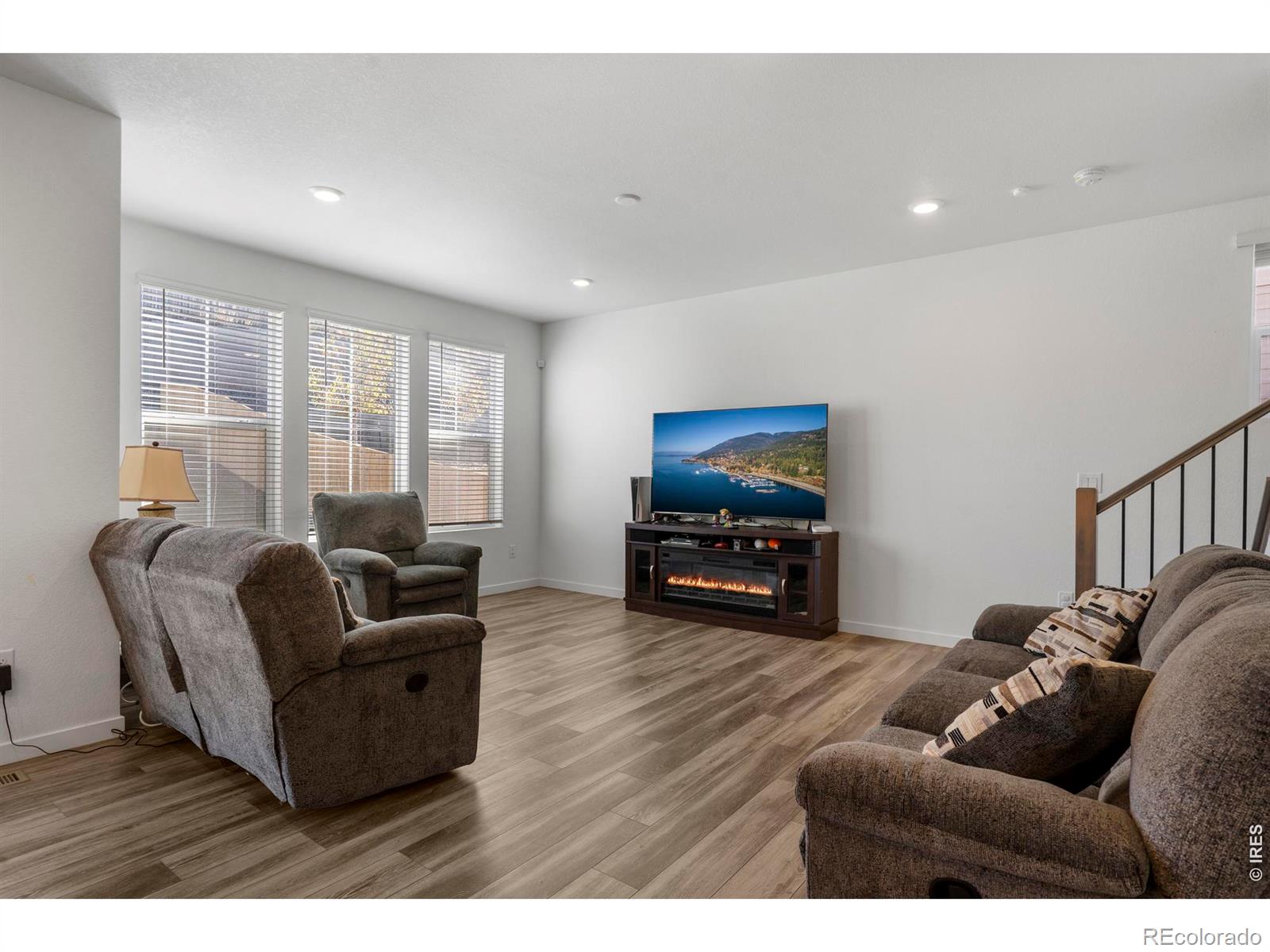 MLS Image #14 for 673  harvard street,johnstown, Colorado