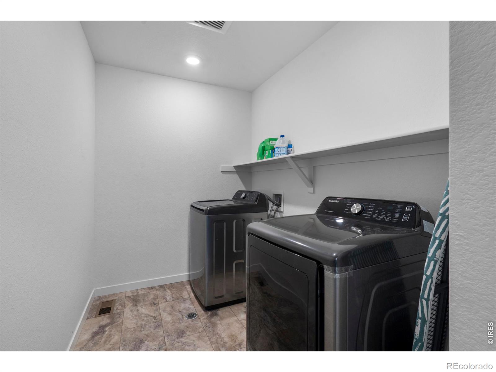 MLS Image #23 for 673  harvard street,johnstown, Colorado