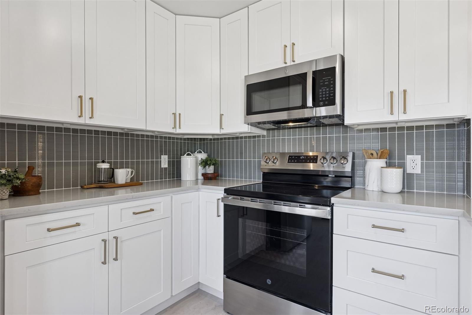 MLS Image #11 for 2774 s knox court,denver, Colorado