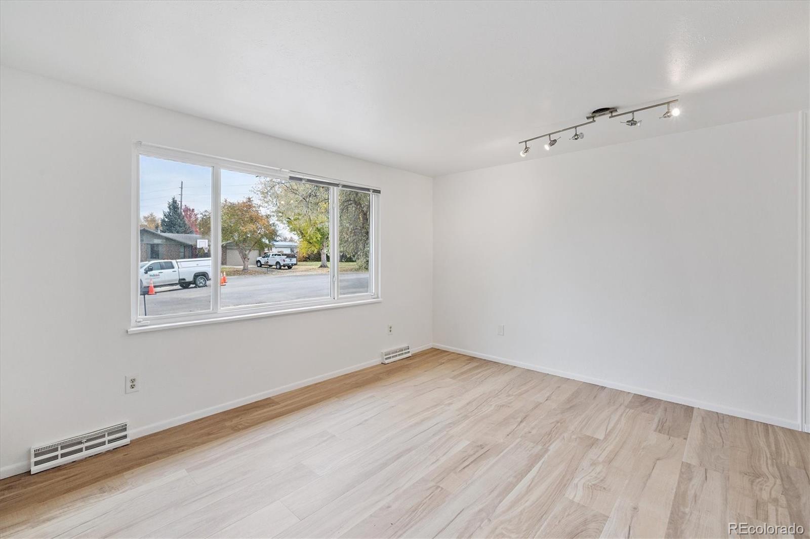 MLS Image #4 for 3079 s galena court,denver, Colorado
