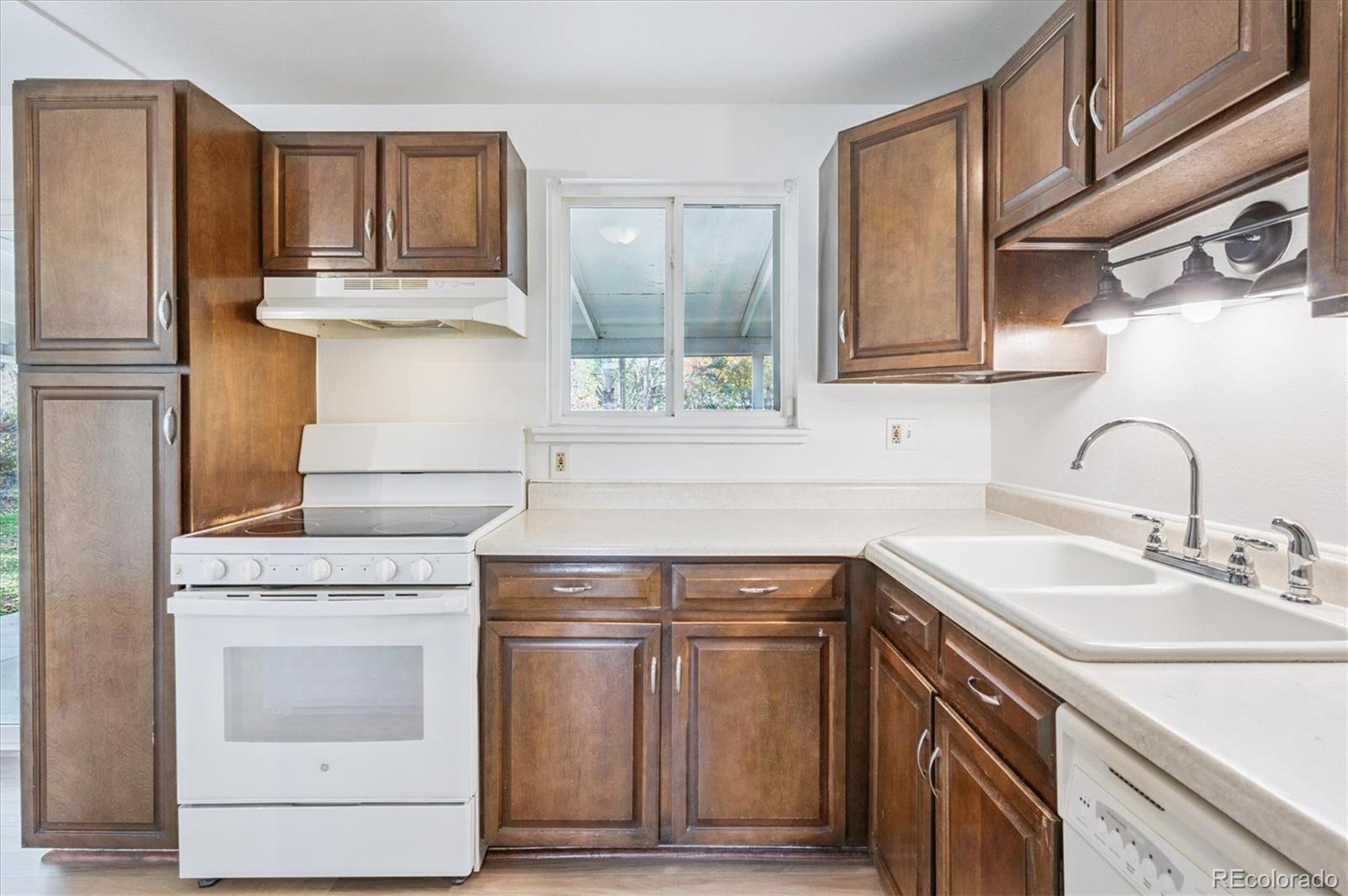 MLS Image #9 for 3079 s galena court,denver, Colorado