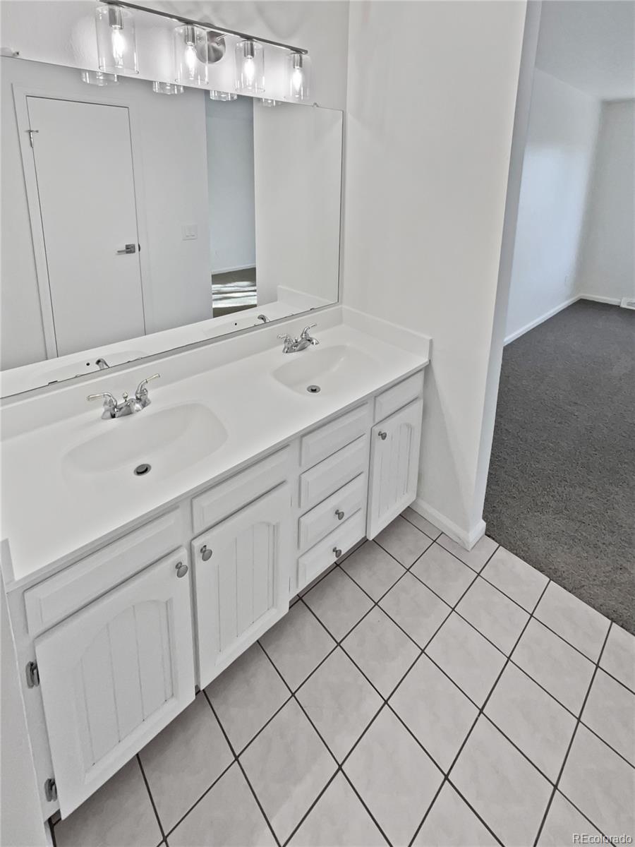MLS Image #4 for 3750 s yampa street,aurora, Colorado