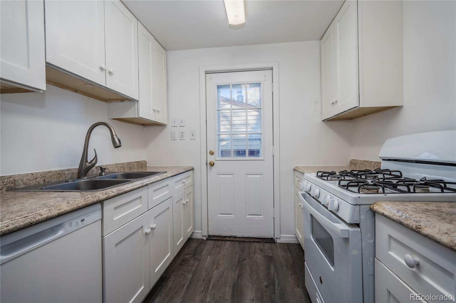 MLS Image #11 for 3675 s hazel court,englewood, Colorado