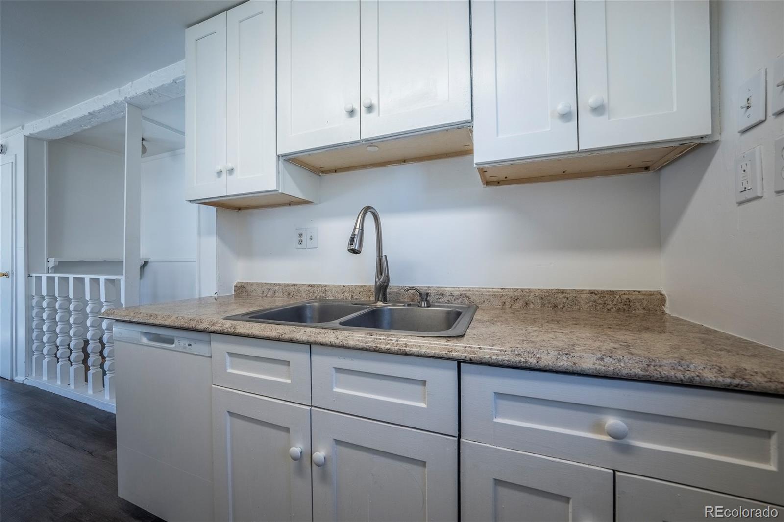 MLS Image #13 for 3675 s hazel court,englewood, Colorado