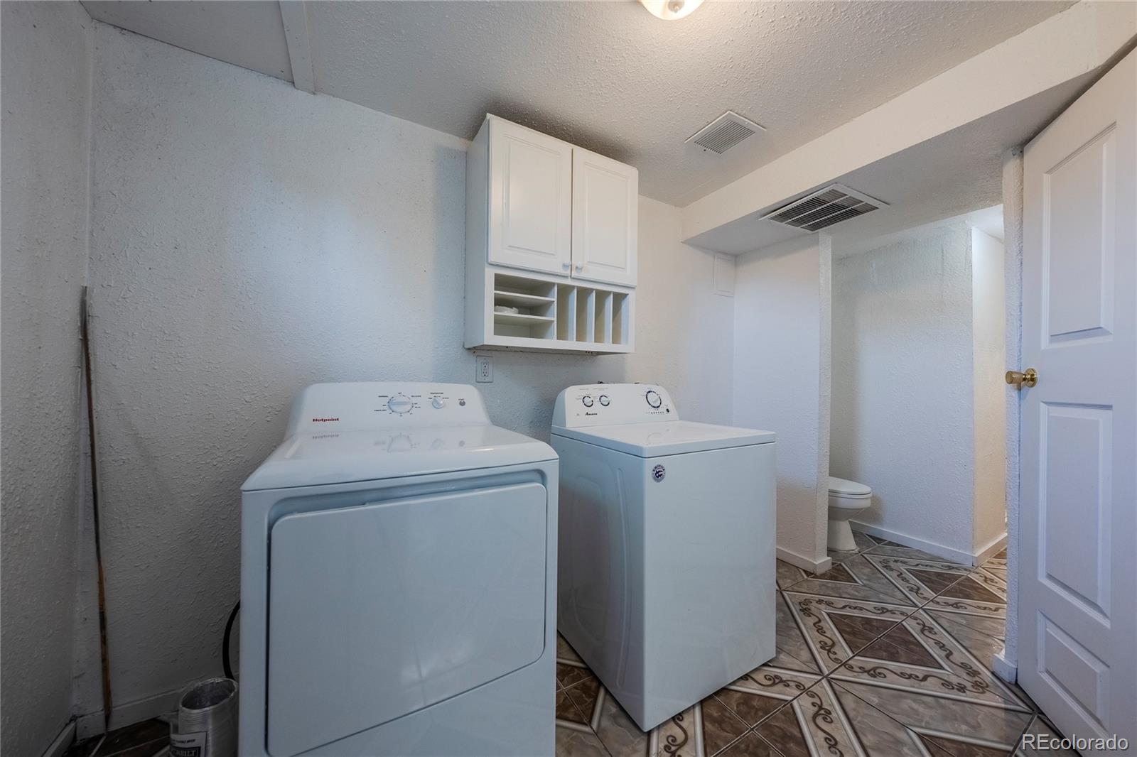 MLS Image #31 for 3675 s hazel court,englewood, Colorado