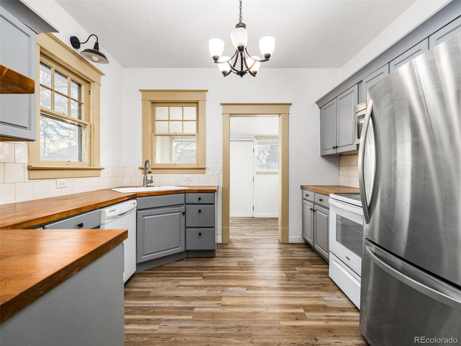 MLS Image #12 for 1026 e 9th street,pueblo, Colorado