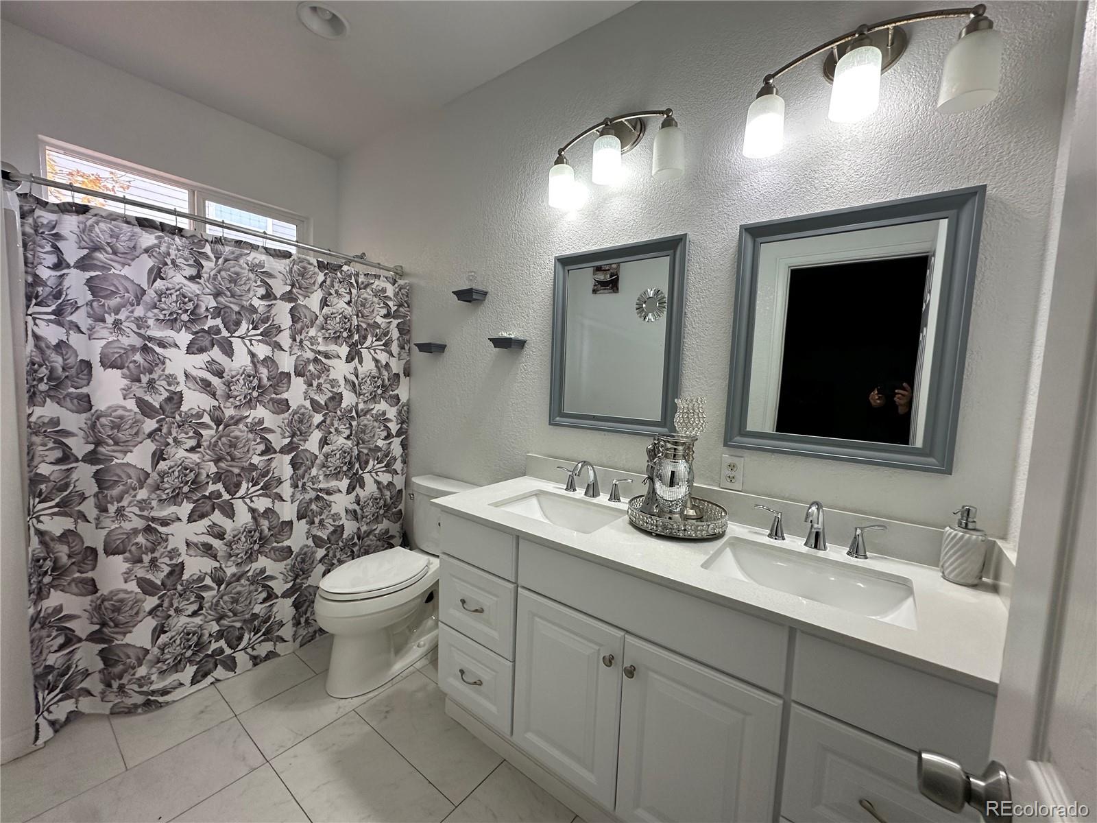 MLS Image #10 for 20962 e 40th place,denver, Colorado