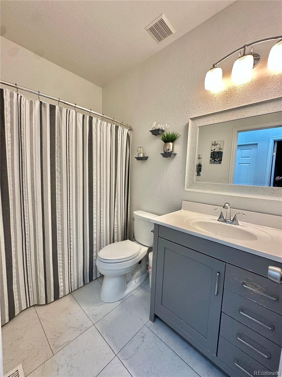 MLS Image #12 for 20962 e 40th place,denver, Colorado