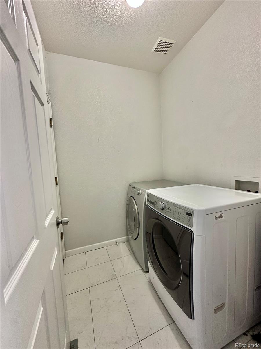 MLS Image #15 for 20962 e 40th place,denver, Colorado