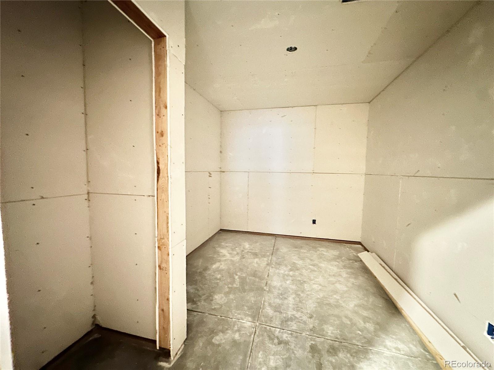 MLS Image #17 for 20962 e 40th place,denver, Colorado