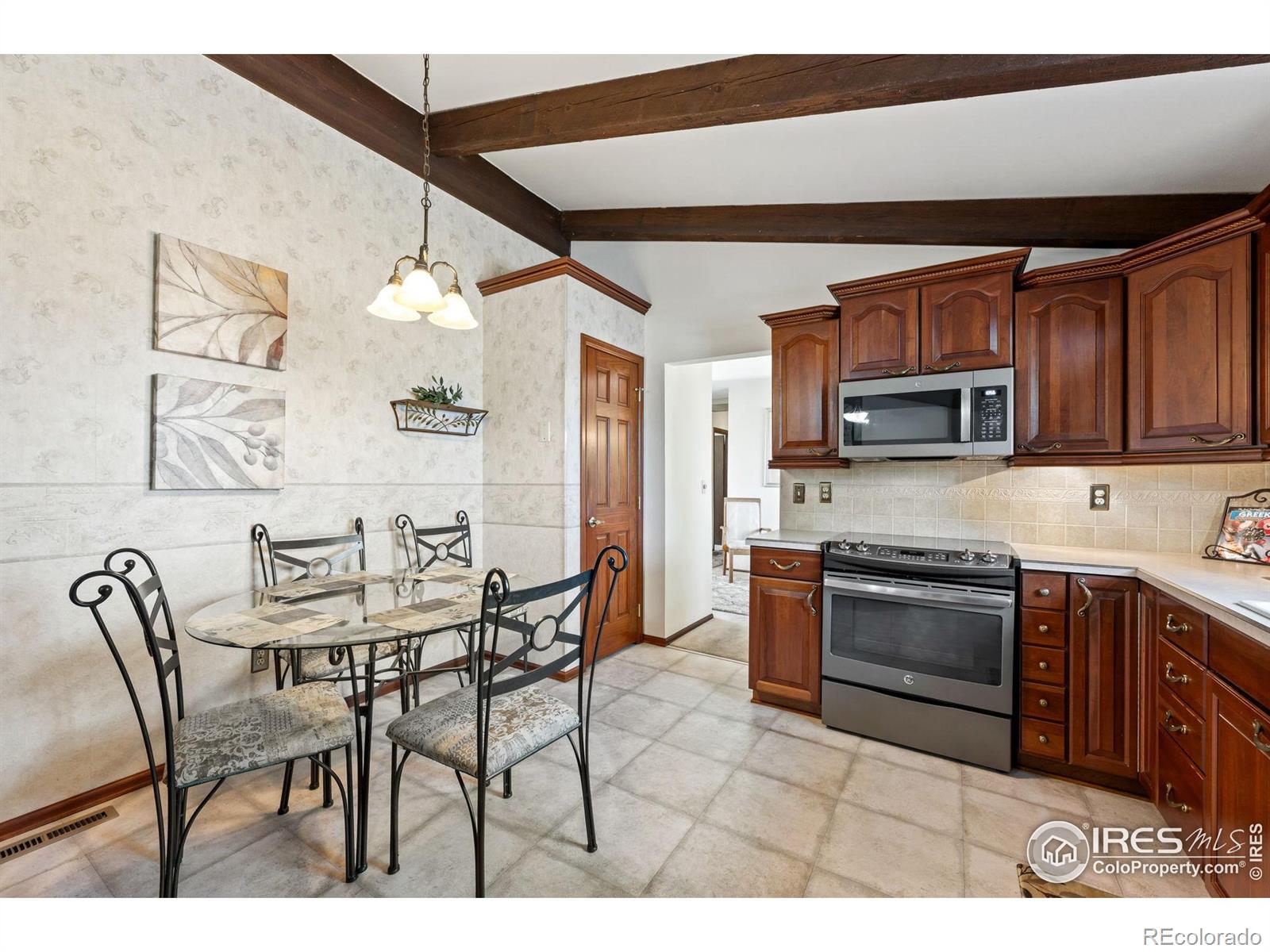 MLS Image #11 for 3308  lakeview circle,longmont, Colorado