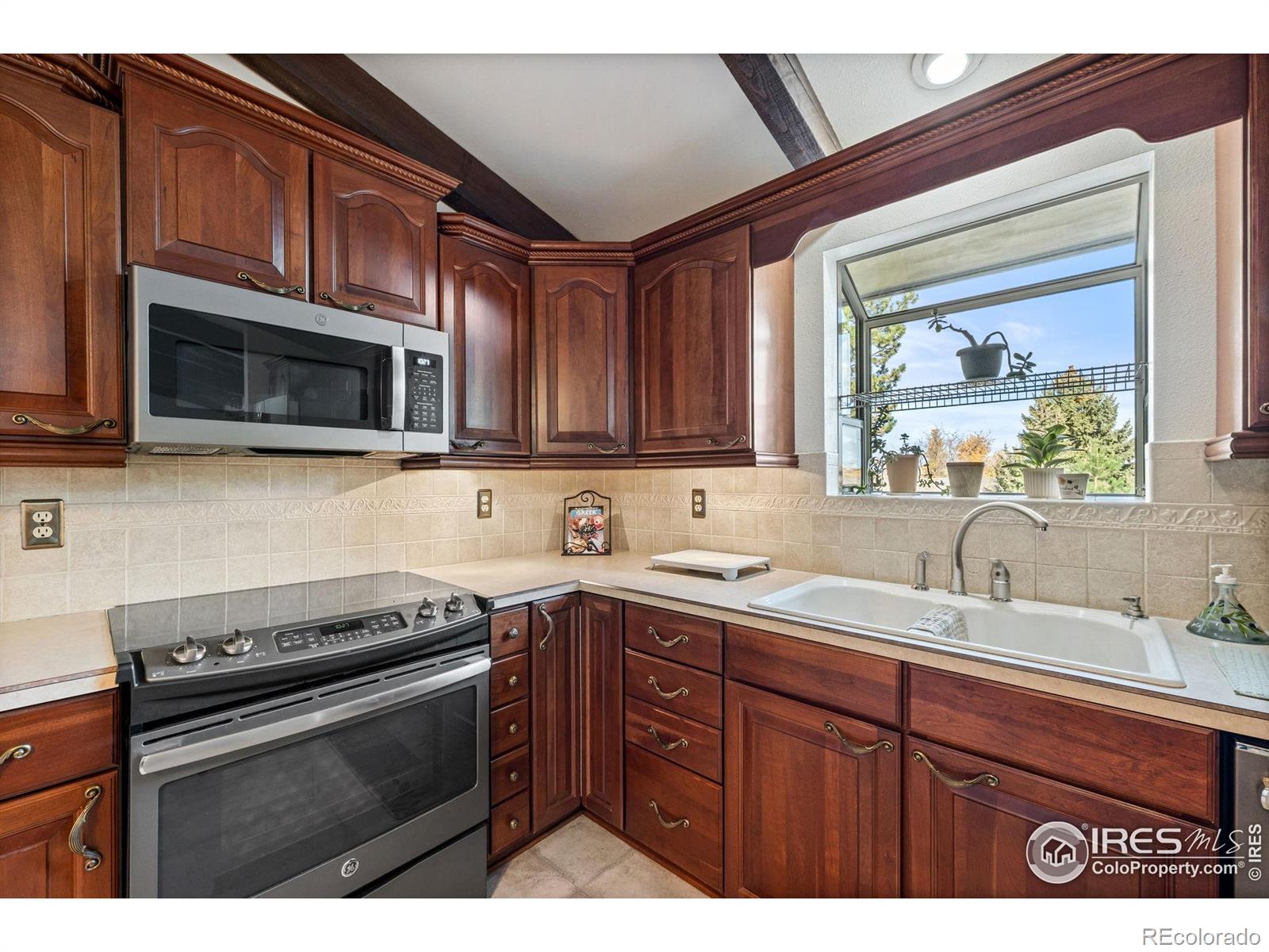 MLS Image #12 for 3308  lakeview circle,longmont, Colorado