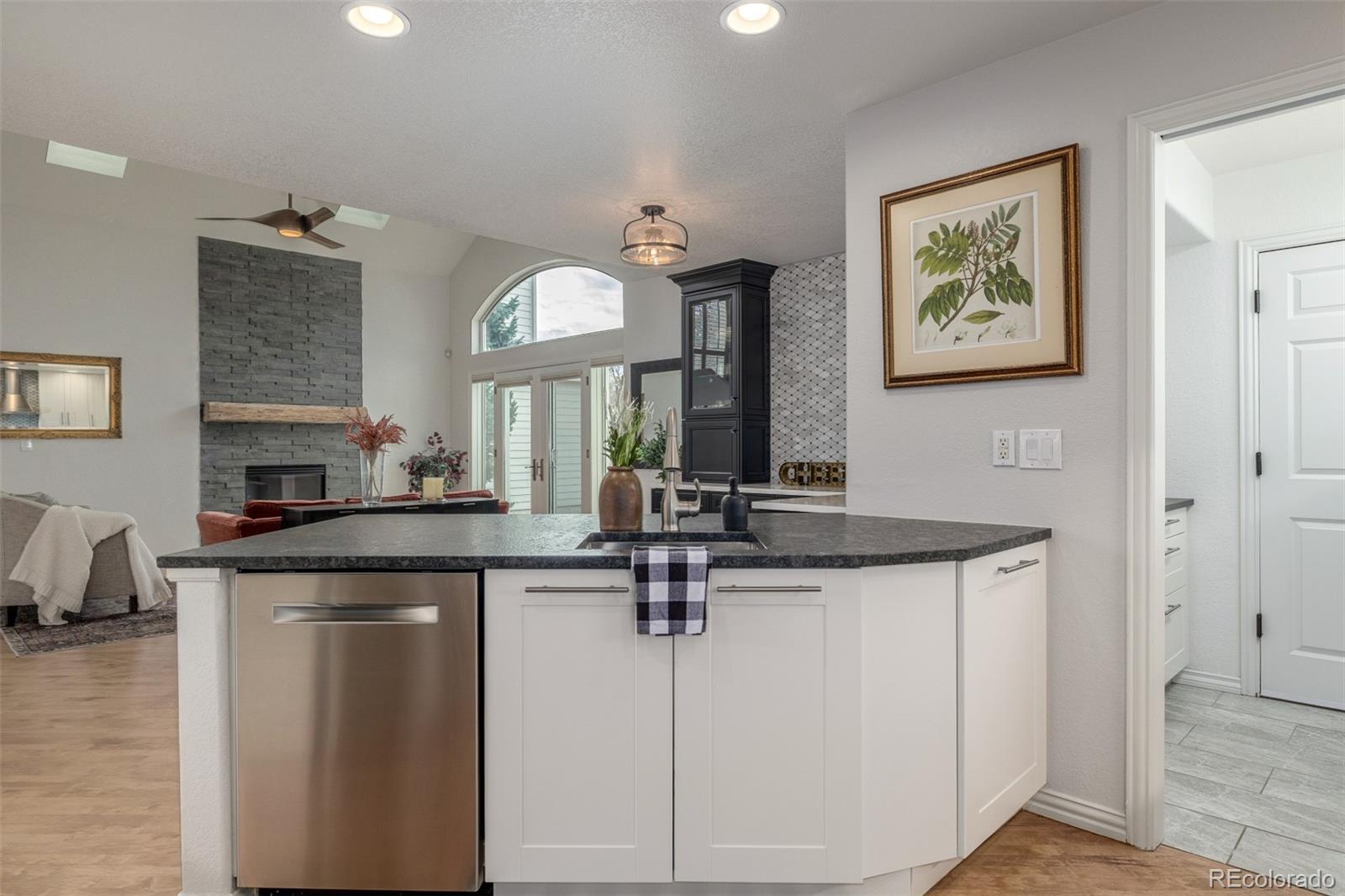 MLS Image #15 for 1011 s valentia street,denver, Colorado