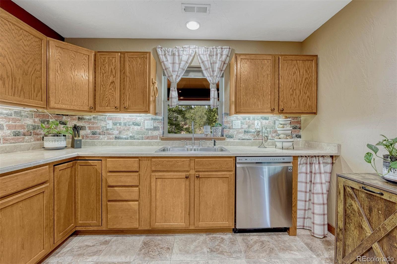 MLS Image #15 for 1131  pikes peak drive,divide, Colorado