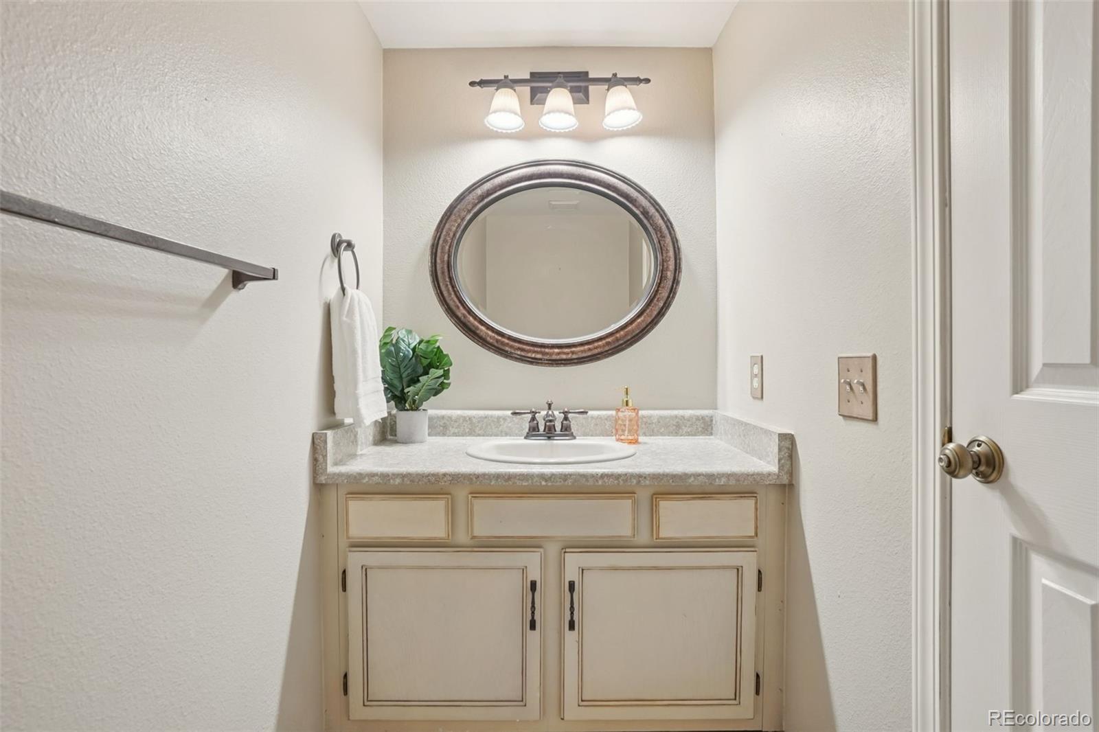 MLS Image #14 for 2995 w long court,littleton, Colorado