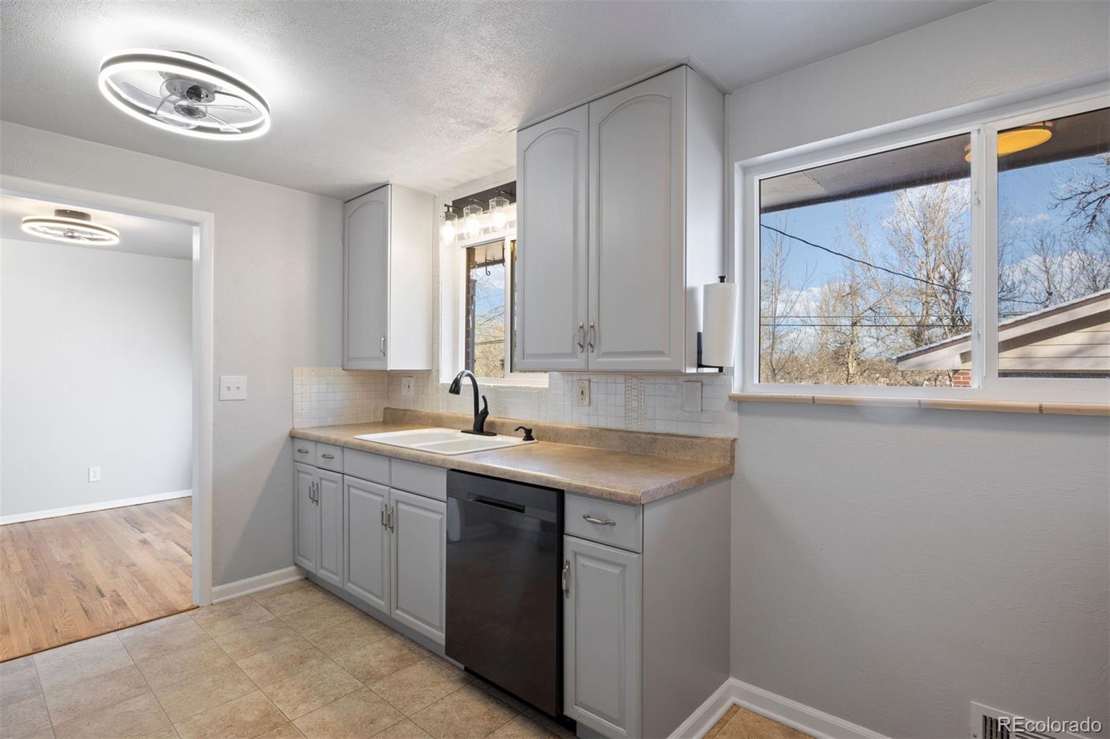 MLS Image #13 for 327 e panama drive,centennial, Colorado