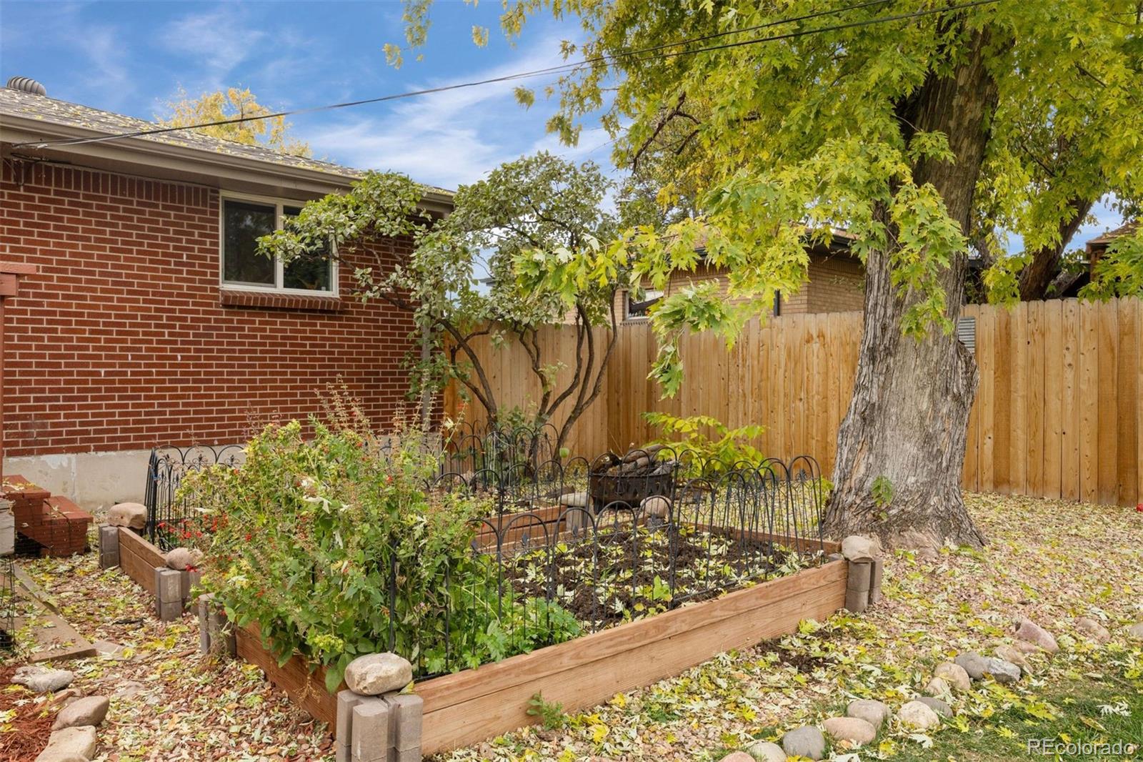 MLS Image #33 for 327 e panama drive,centennial, Colorado