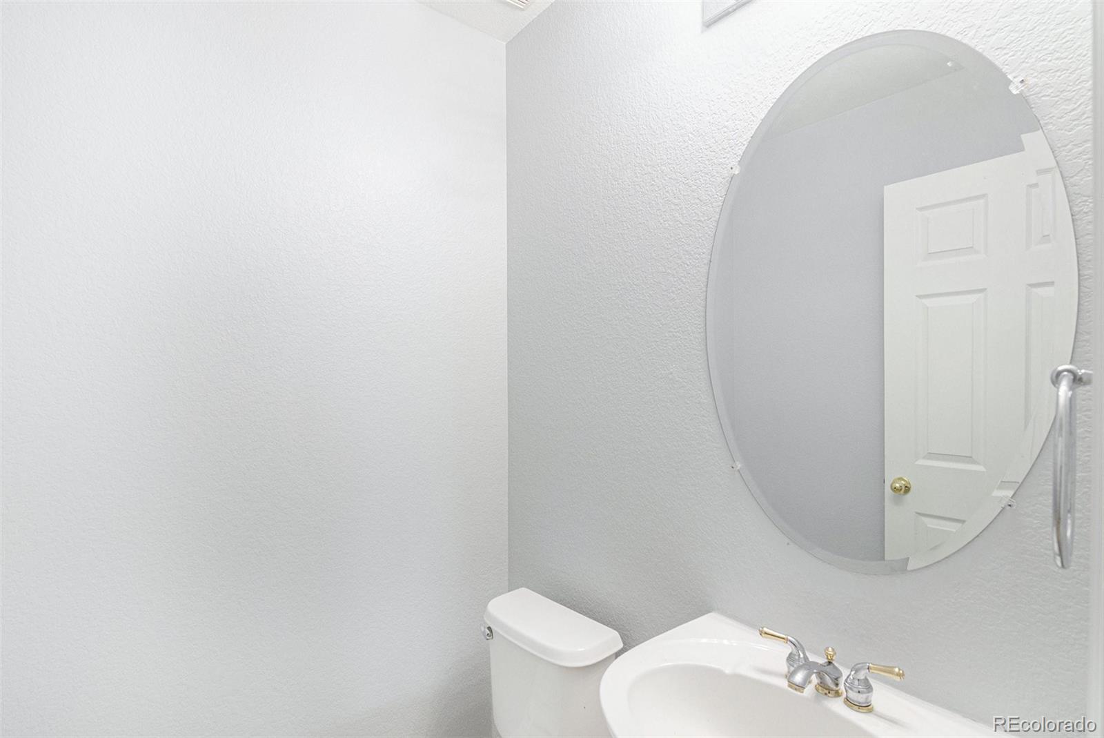 MLS Image #10 for 20715 e 39th avenue,denver, Colorado