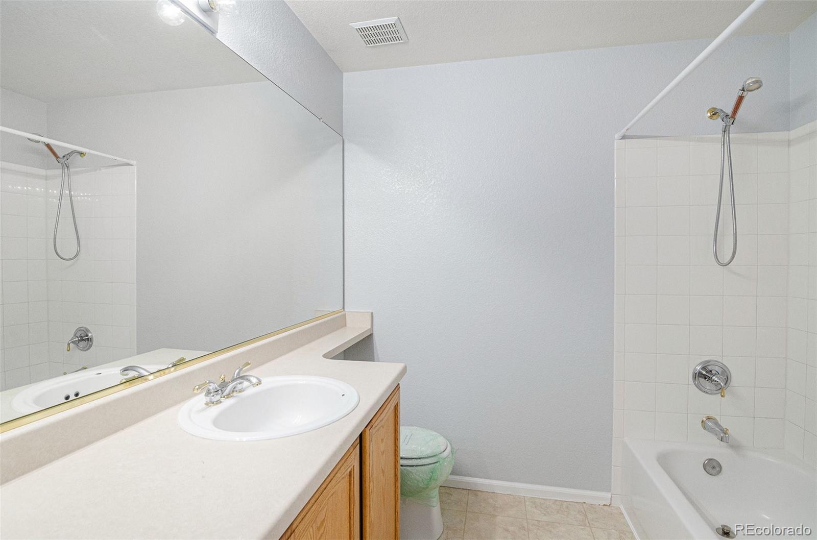 MLS Image #18 for 20715 e 39th avenue,denver, Colorado