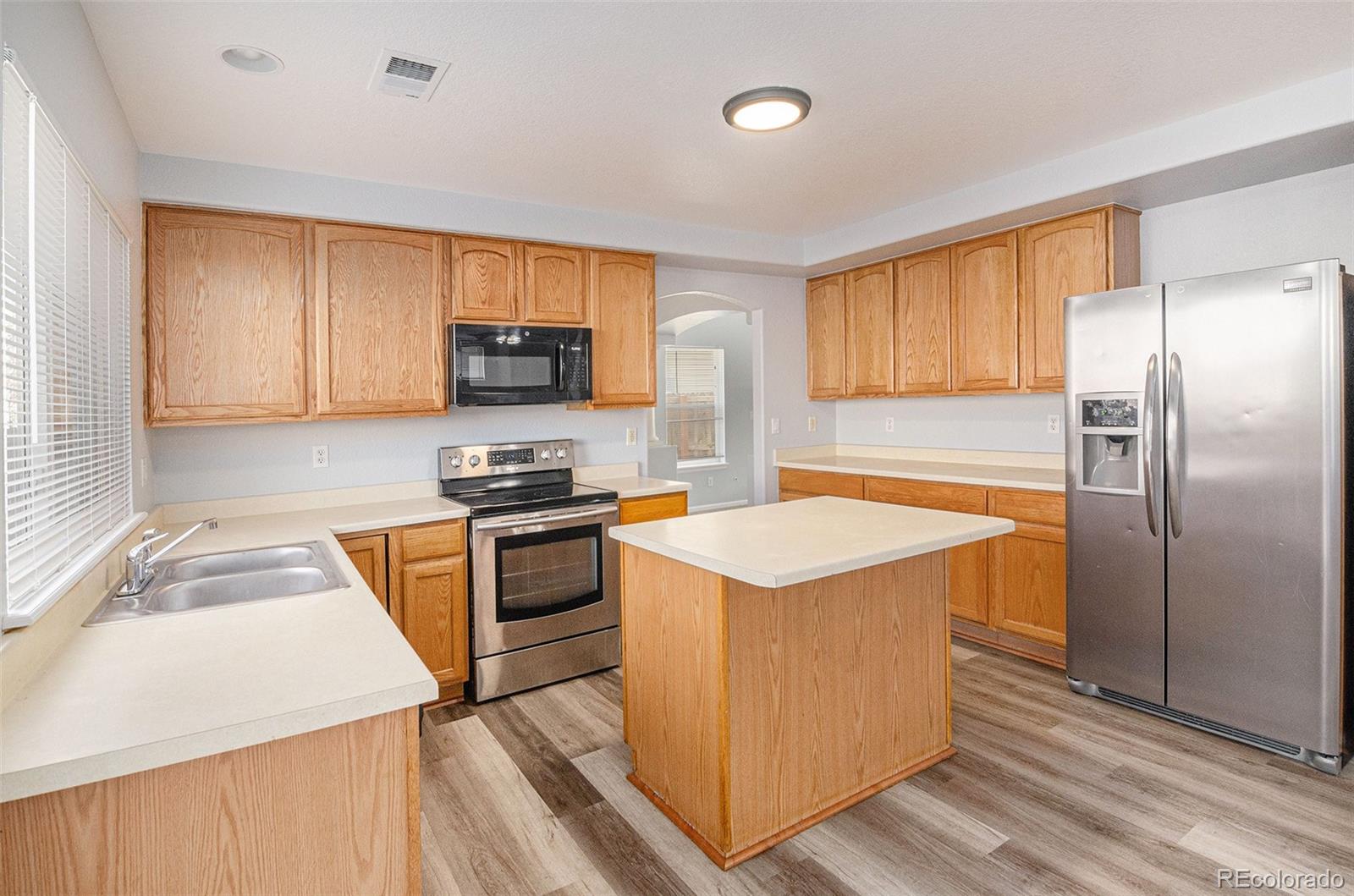 MLS Image #8 for 20715 e 39th avenue,denver, Colorado