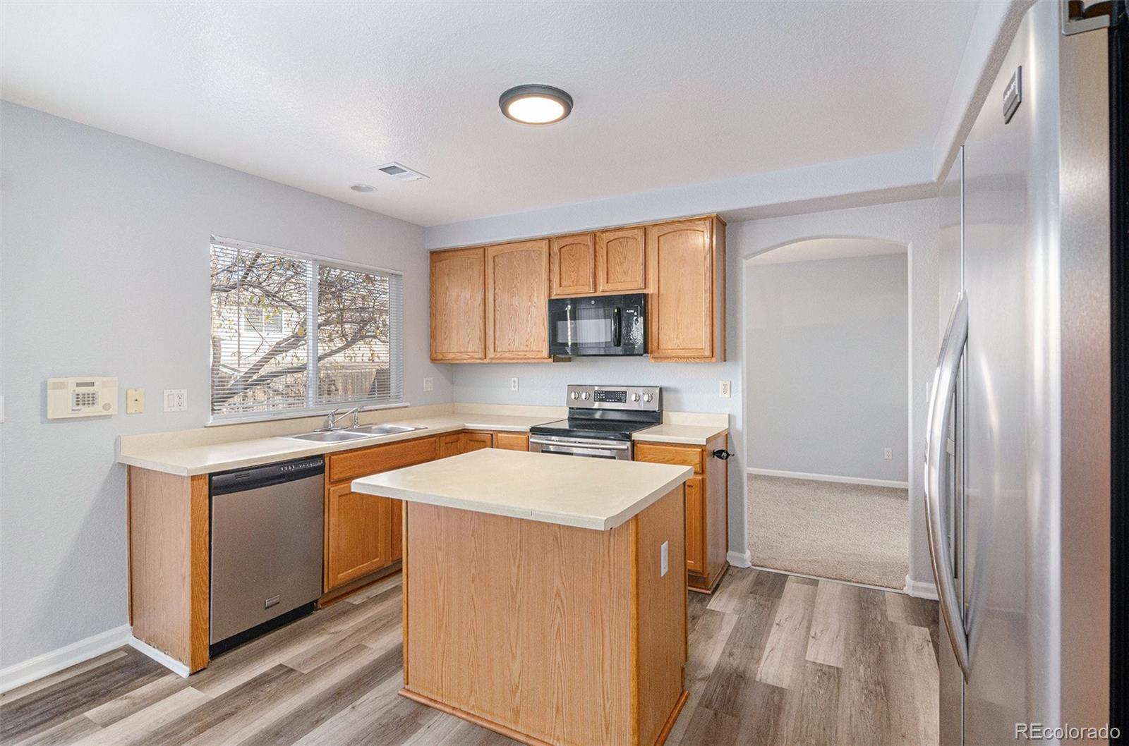 MLS Image #9 for 20715 e 39th avenue,denver, Colorado