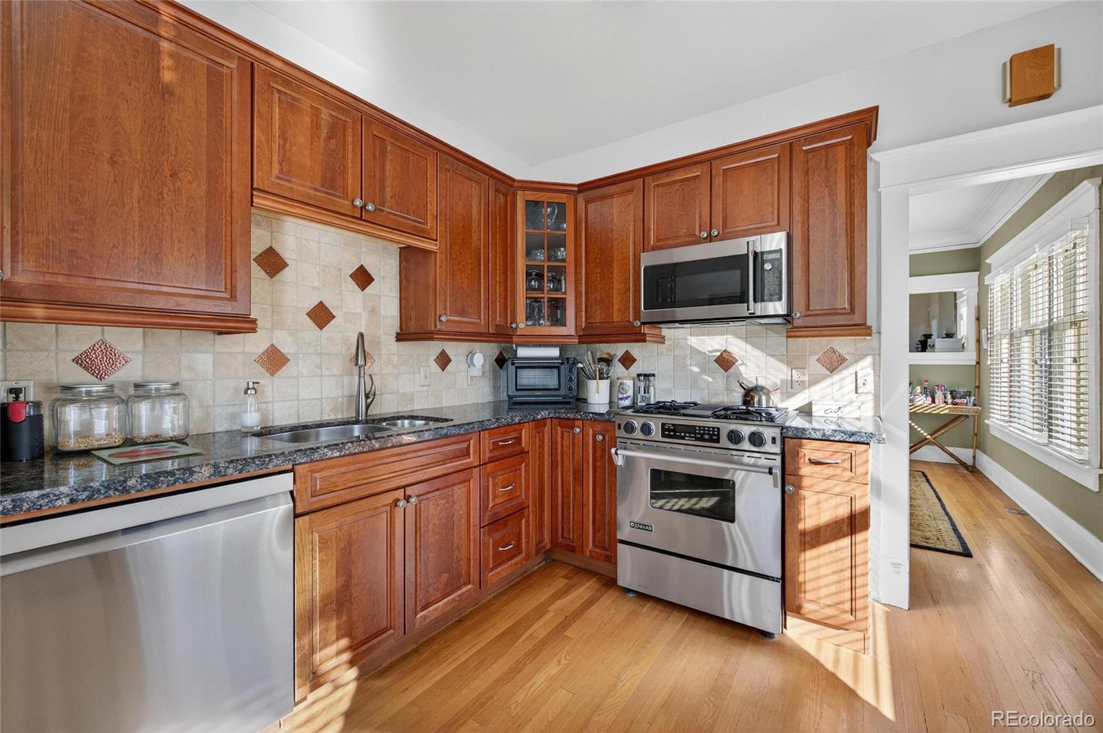 MLS Image #19 for 607  madison street,denver, Colorado