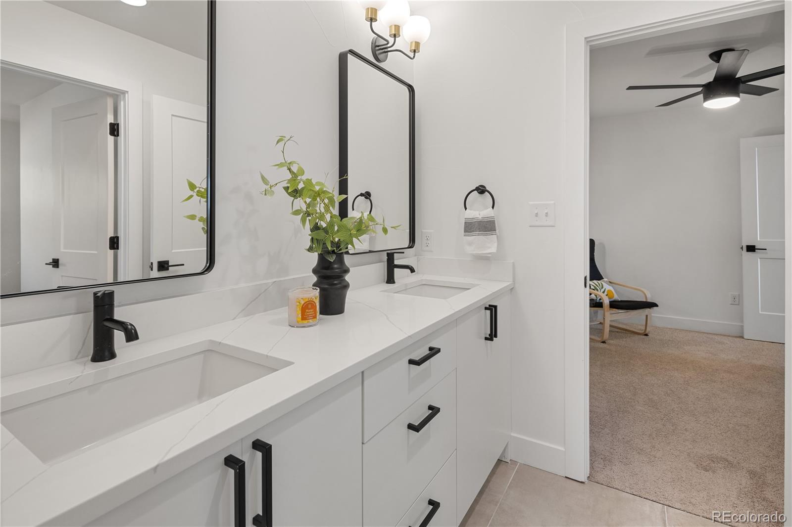 MLS Image #18 for 1346 n knox court ,denver, Colorado